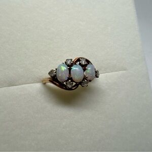 Vintage 10K Yellow Gold Three Opal Stones Accent Diamonds Ring Size 6.75 Read!